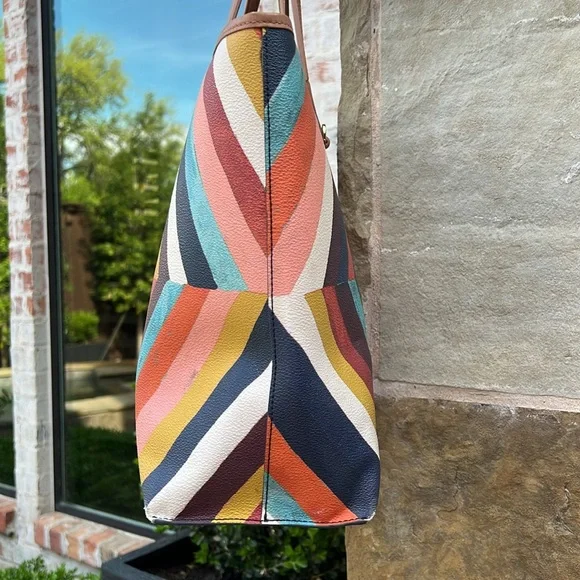 Tory Burch Chevron Leather Tote Bag. Multi-colored. - Picture 4 of 8